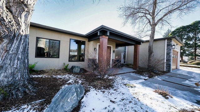 view of front of home featuring a garage