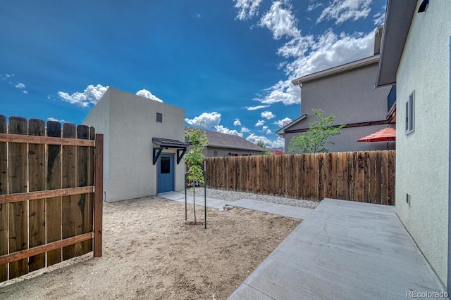 view of yard with a patio