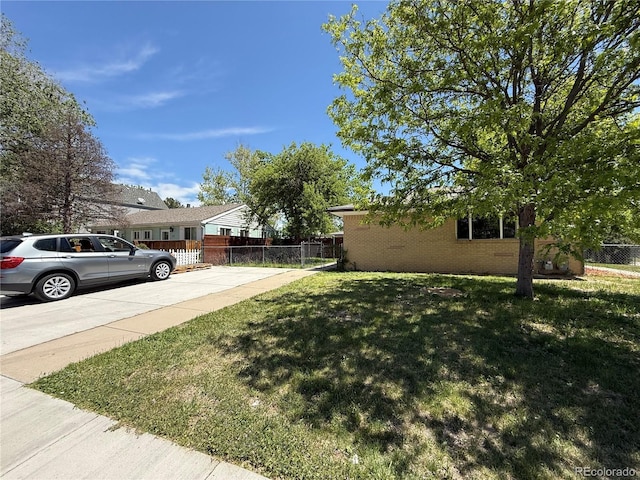 8307 E 14th Ave, Denver, CO 80220 - view of yard