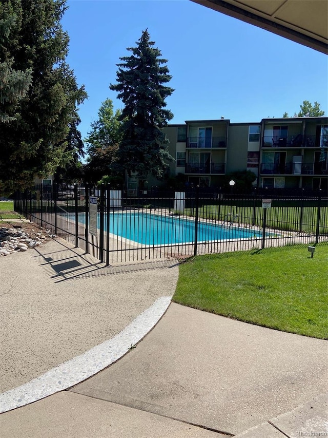 2281 S Vaughn Way Unit 316A, Aurora, CO 80014 - view of community pool