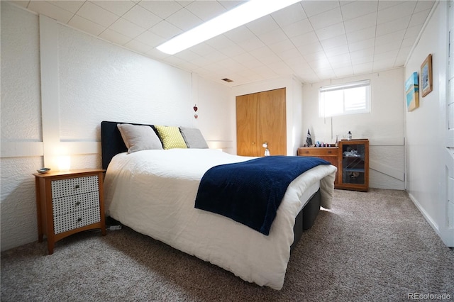 bedroom with carpet flooring