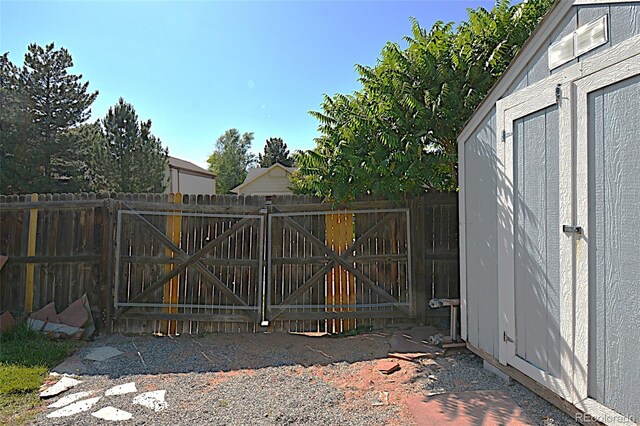 21518 E Powers Ln, Centennial, CO 80015 - photo 38
