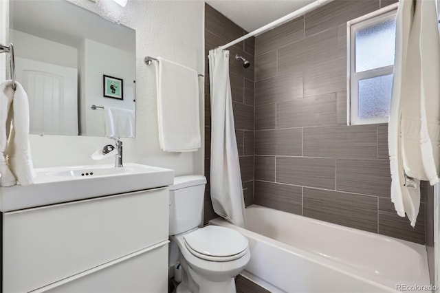 2901 N Glencoe St, Denver, CO 80207 - full bath with vanity, shower / bath combination with curtain, and toilet