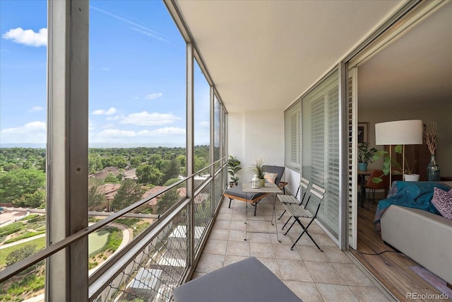 view of sunroom / solarium