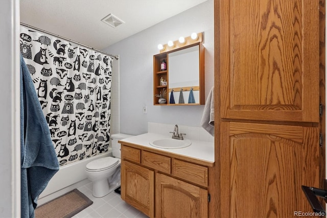 943 Reynolds Farm Ln Unit D8, Longmont, CO 80503 - bathroom featuring vanity and shower / tub combo