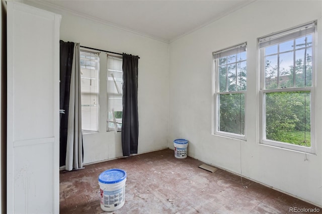 1900 S University Blvd, Denver, CO 80210 - unfurnished room with crown molding