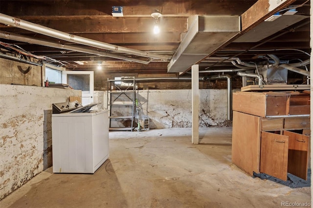 1900 S University Blvd, Denver, CO 80210 - below grade area featuring washer / dryer