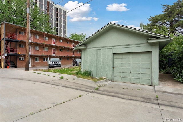 1900 S University Blvd, Denver, CO 80210 - garage with concrete driveway