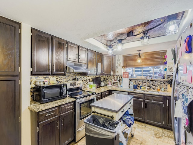 7679 S Monaco Cir, Centennial, CO 80112 - photo 4