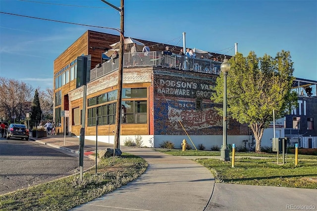 view of building exterior