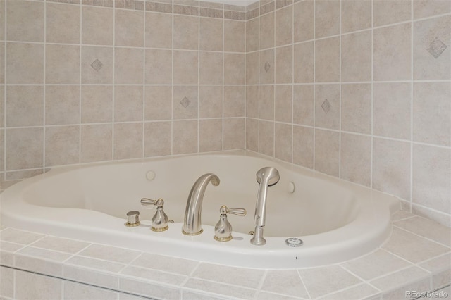 12319 W Burgundy Ave, Littleton, CO 80127 - bathroom featuring a whirlpool tub