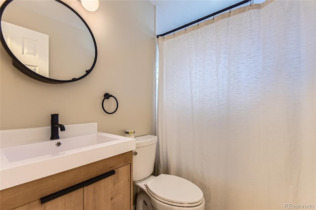925 Wolff St, Denver, CO 80204 - full bath featuring vanity and a shower with curtain
