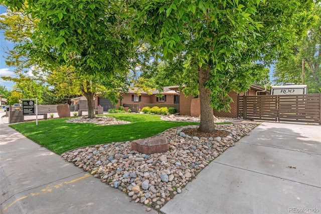 12256 W 34th Pl, Wheat Ridge, CO 80033 - view of yard featuring a gate