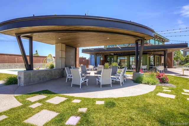 1882 W 67th Ave, Denver, CO 80221 - view of patio