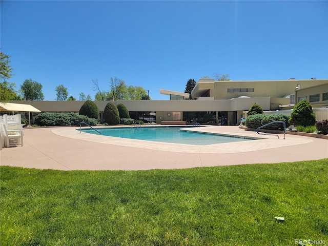 715 S Alton Way Unit 10A, Denver, CO 80247 - community pool with a patio area and a yard