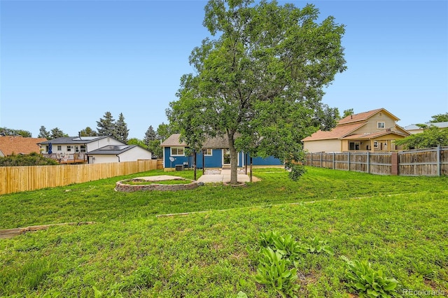 18662 E Brown Pl, Aurora, CO 80013 - fenced backyard featuring a patio area