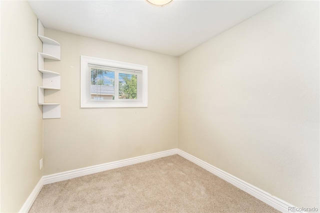 spare room with carpet flooring