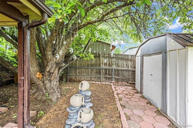 12167 E Exposition Ave, Aurora, CO 80012 - view of yard