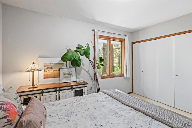 bedroom featuring a closet