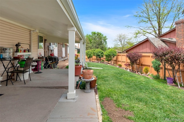 7260 Otis Ct, Arvada, CO 80003 - fenced backyard with a patio
