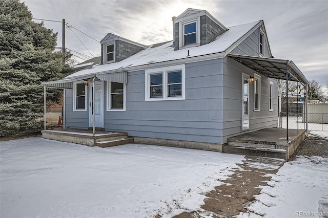 view of front of property