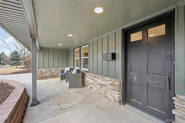 view of patio / terrace with covered porch