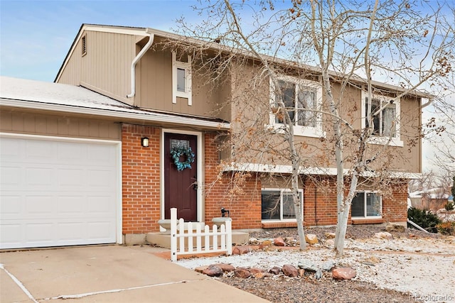 view of front facade with a garage