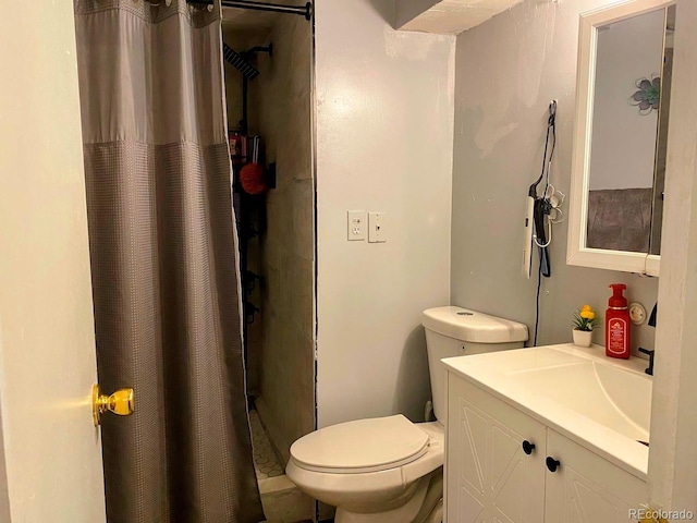 3190 S Joplin Ct, Aurora, CO 80013 - full bath featuring toilet, a shower with shower curtain, and vanity