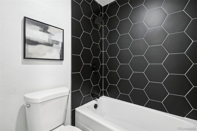 6722 S Independence St, Littleton, CO 80128 - full bath with toilet