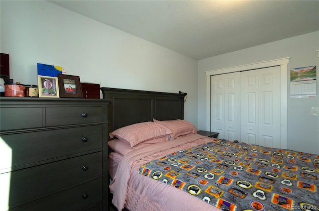 bedroom featuring a closet