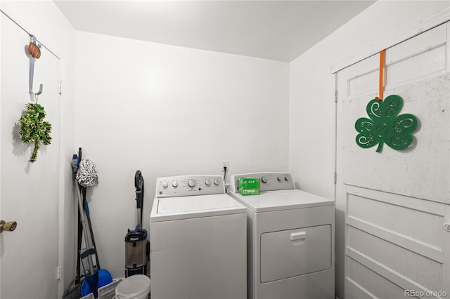 1112 W Mesa Ave Unit 1114, Pueblo, CO 81004 - laundry room with independent washer and dryer