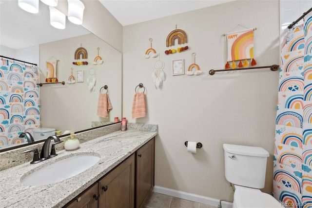 full bathroom with toilet, tile patterned floors, vanity, baseboards, and a shower with curtain