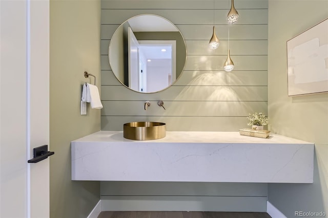 bathroom with vanity