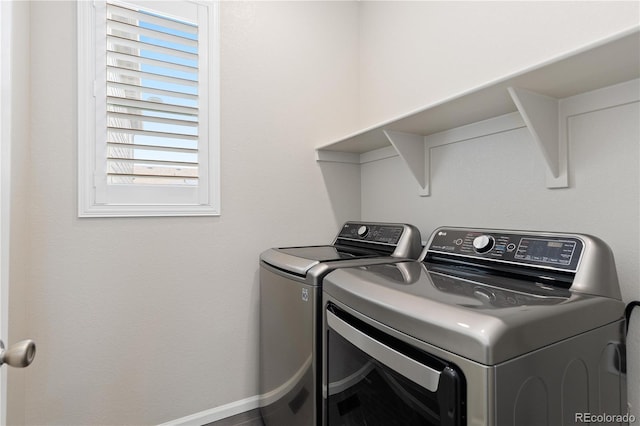 27639 E 7th Ln, Aurora, CO 80018 - laundry area with separate washer and dryer