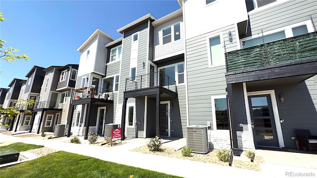 2668 W 68th Ave, Denver, CO 80221 - view of building exterior featuring central air condition unit