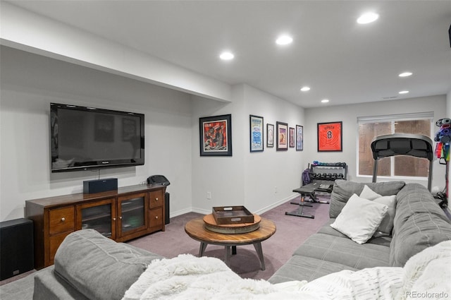 carpeted living room featuring recessed lighting and baseboards