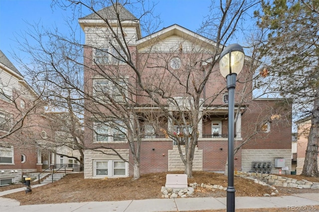 view of front of house