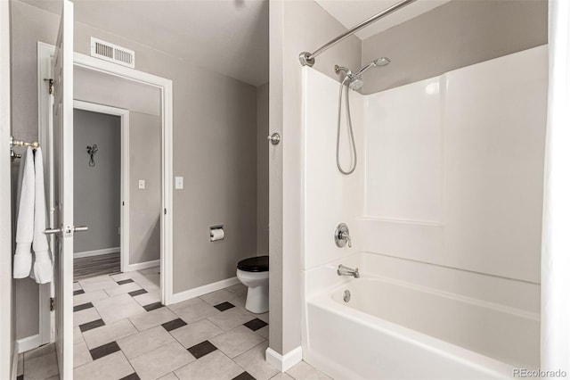392 Driftwood Cir, Lafayette, CO 80026 - full bathroom featuring washtub / shower combination and toilet
