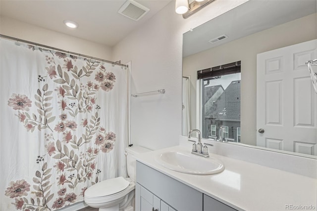 1918 W 165th Way, Broomfield, CO 80023 - full bath featuring vanity, a shower with shower curtain, and recessed lighting