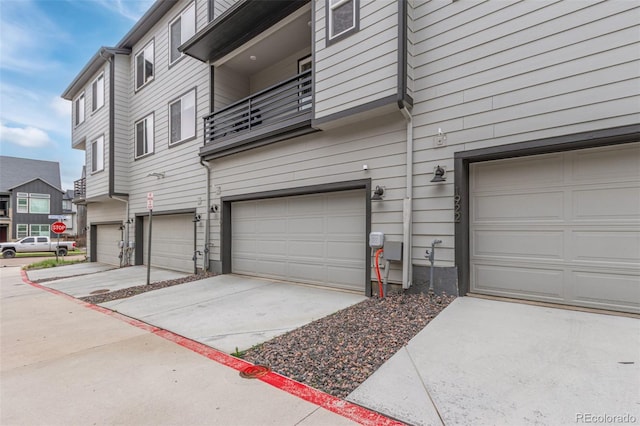 1918 W 165th Way, Broomfield, CO 80023 - garage with driveway