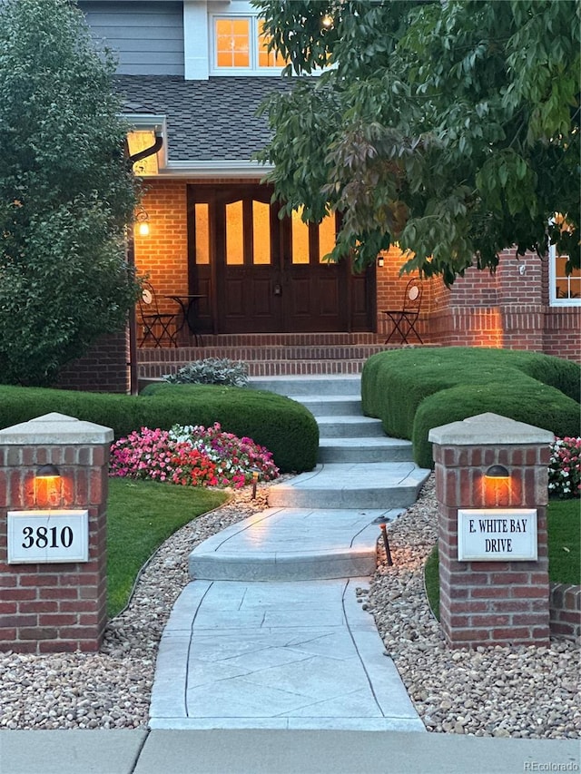 view of yard featuring covered porch