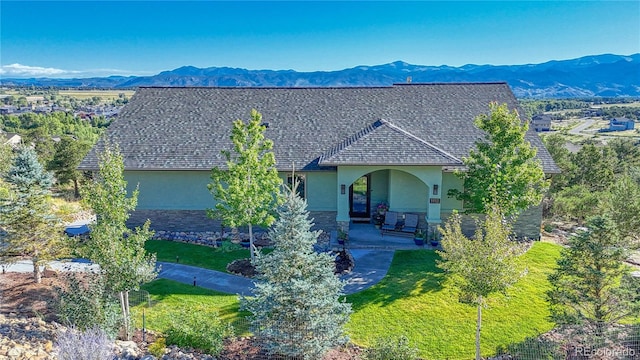 bird's eye view with a mountain view