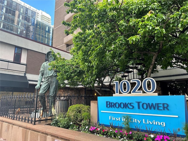 view of community / neighborhood sign