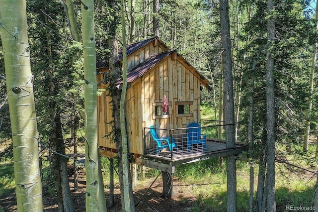 view of outbuilding