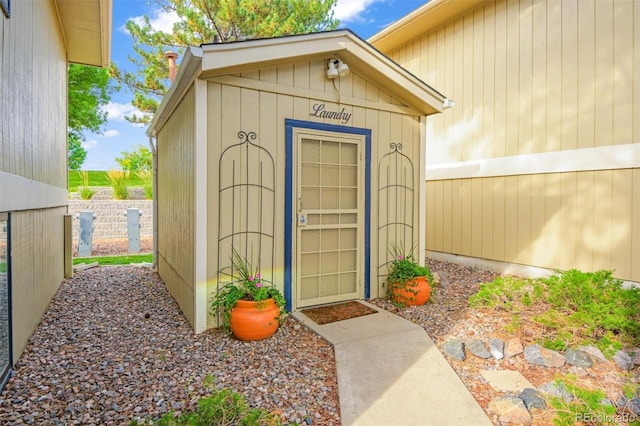 view of outbuilding