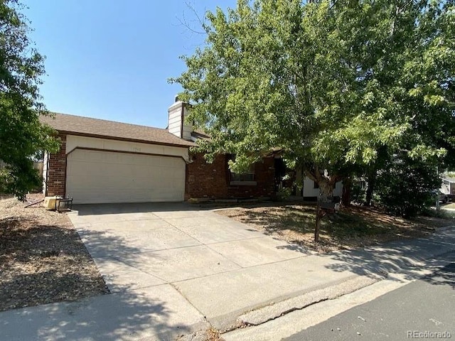 view of front facade featuring a garage