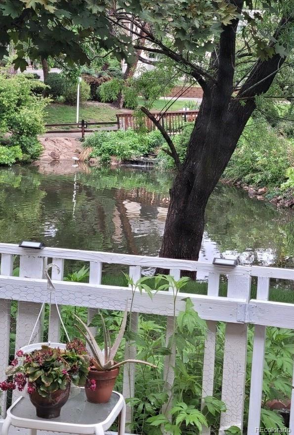 2840 S Kenton Ct, Aurora, CO 80014 - balcony with a water view