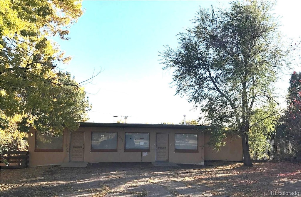 5410 W Mississippi Ave, Lakewood, CO 80226 - view of front of house with stucco siding