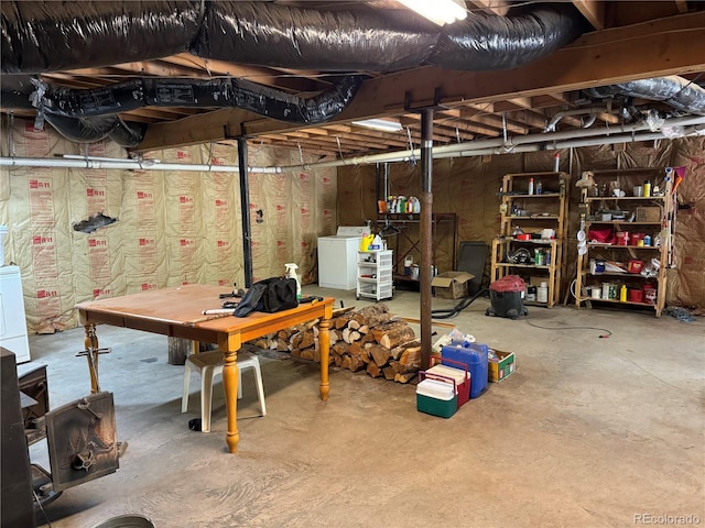 basement with washer / dryer