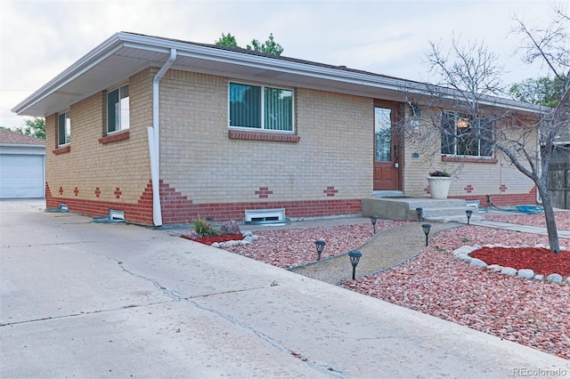 view of front facade with a garage